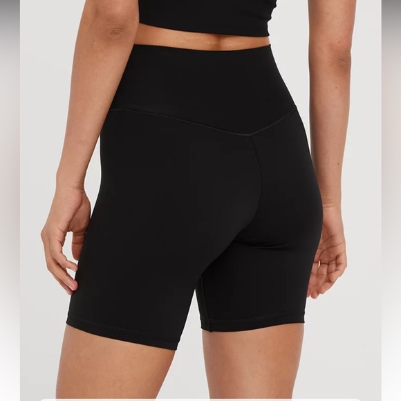 OFFLINE By Aerie Real Me Crossover 7" Bike Short - Picture 2 of 3